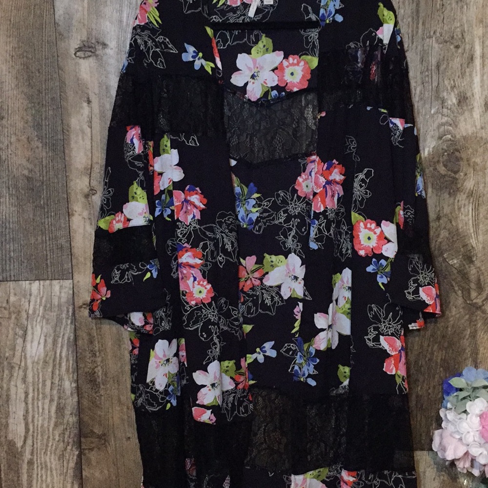 Beautiful Floral Lace Kimono